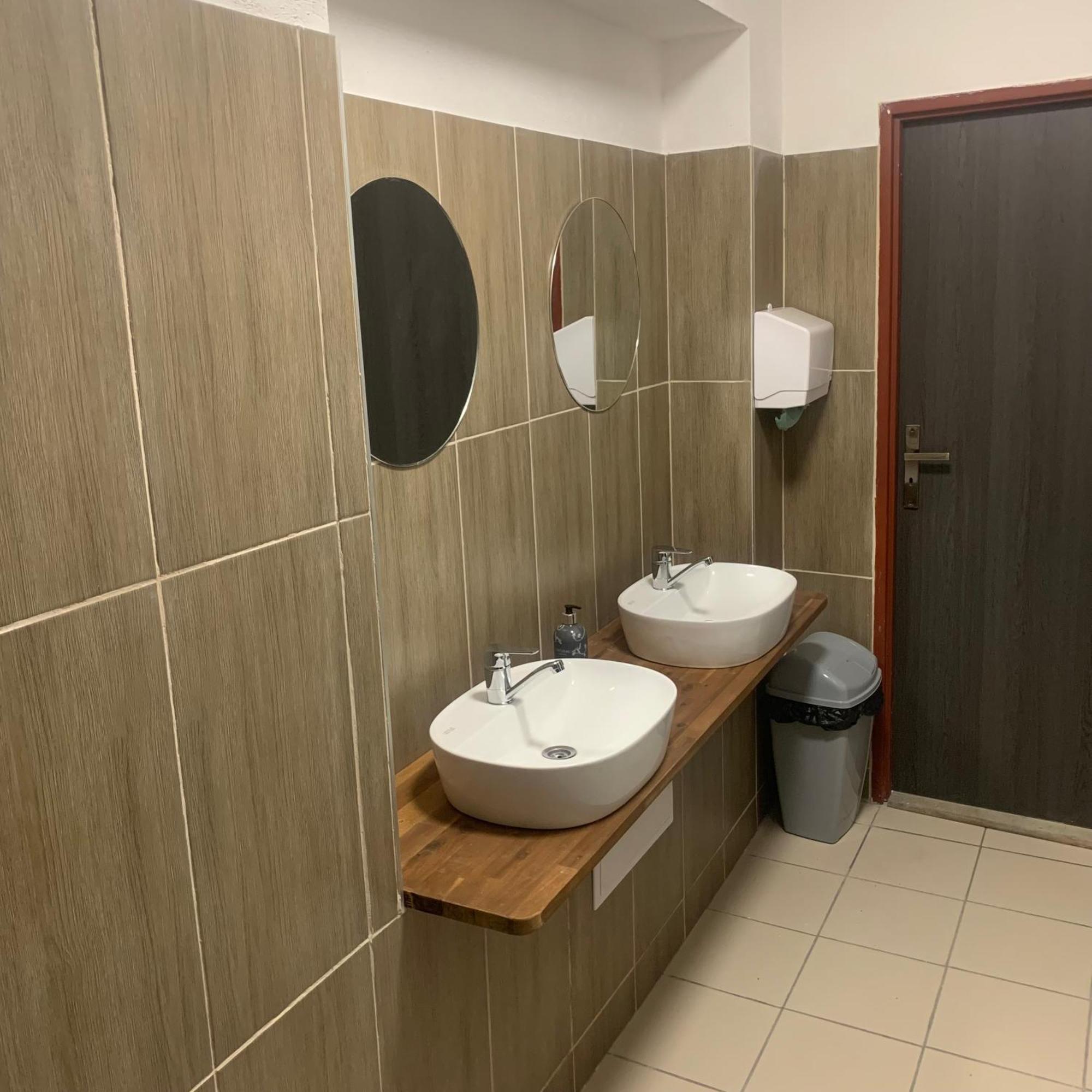 Zu Hause Guest House Vrbov Exterior photo